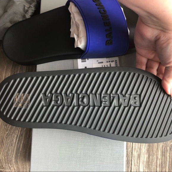 Balenciaga Women’s Pool Slides Sz. 38 NIB - Picture 7 of 7